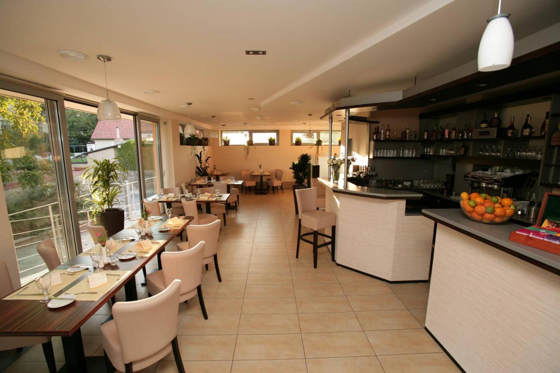 كوتنا هورا Penzion A Restaurant Barbora المظهر الخارجي الصورة